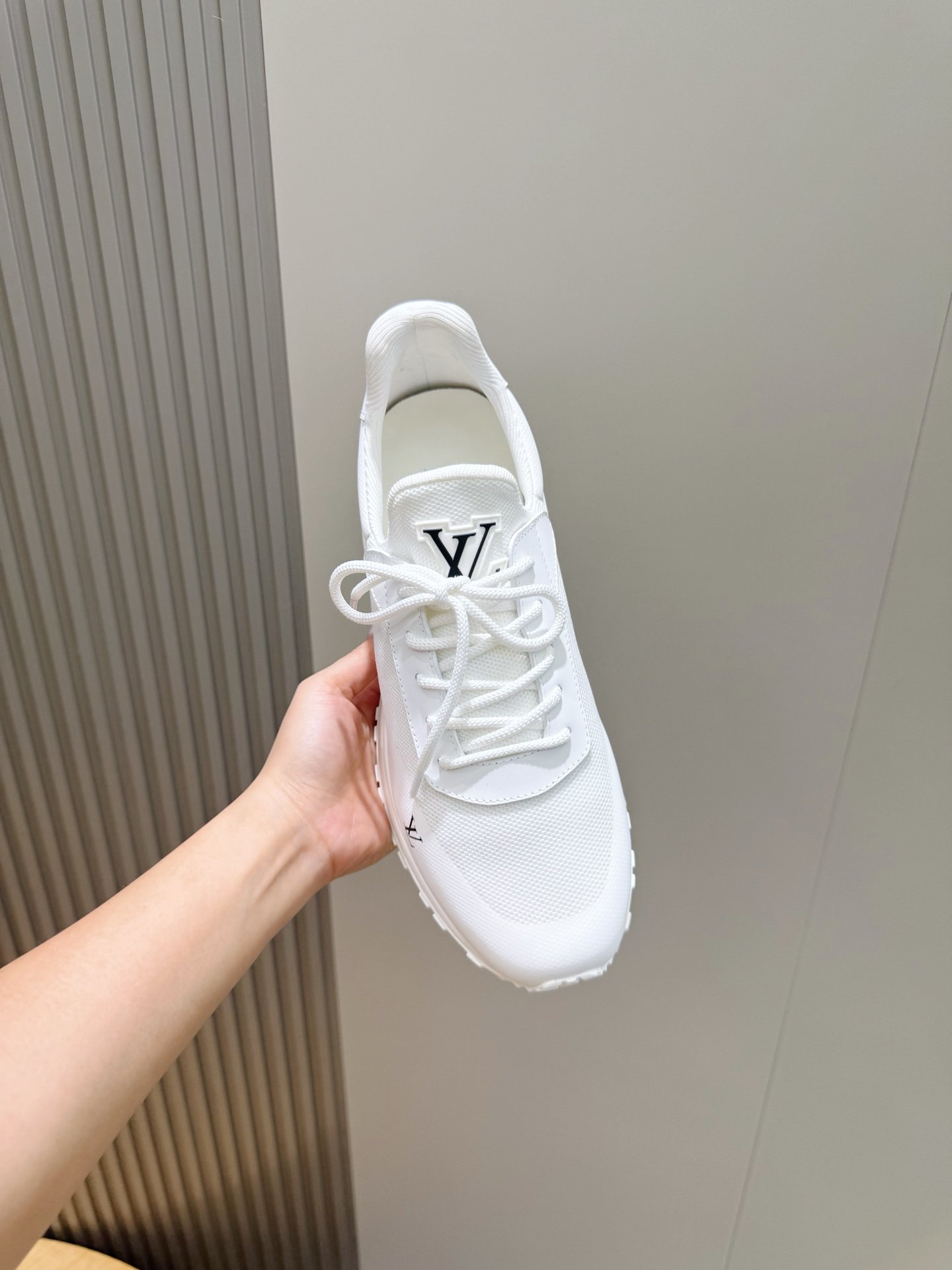 LV