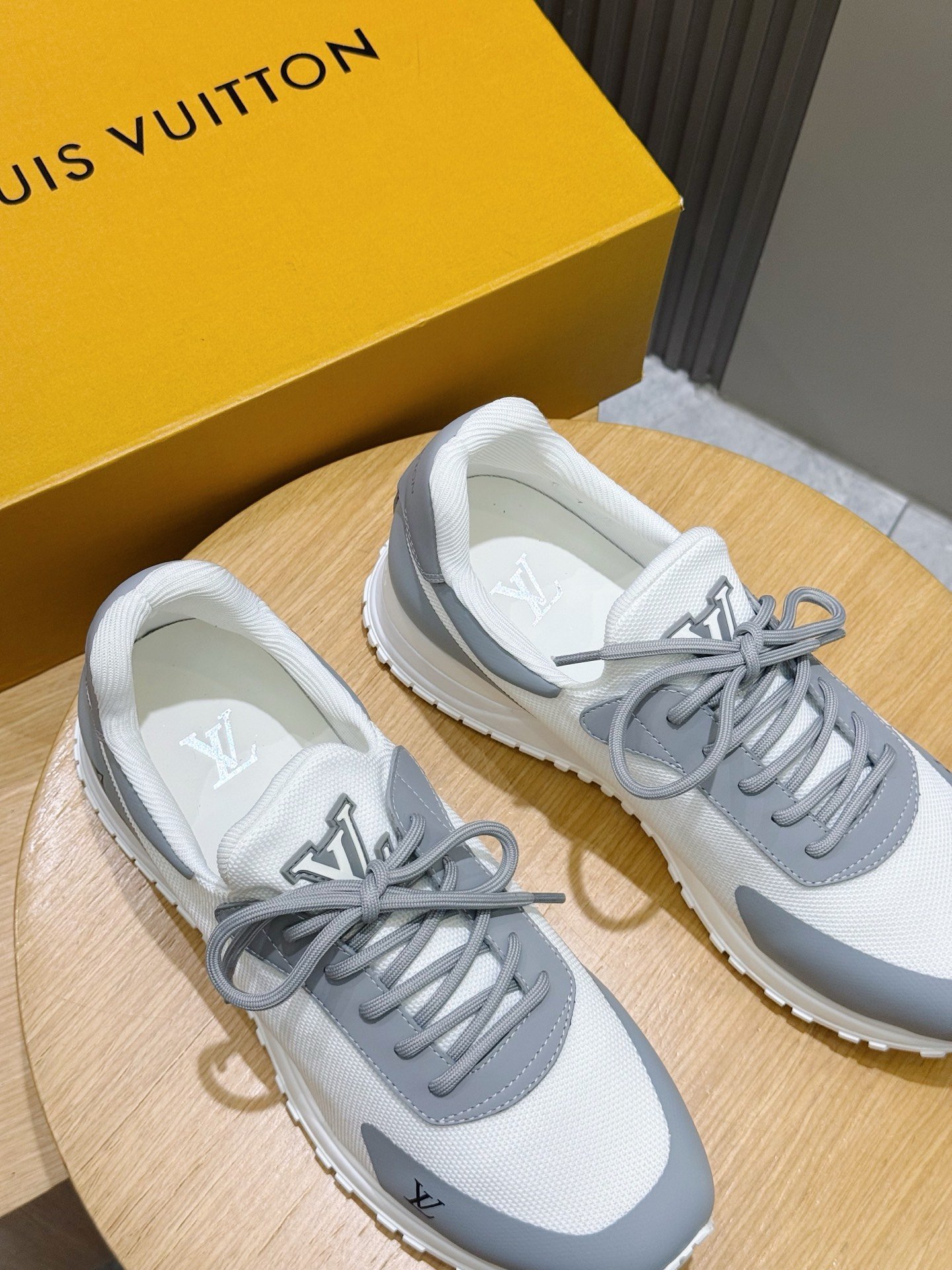 LV