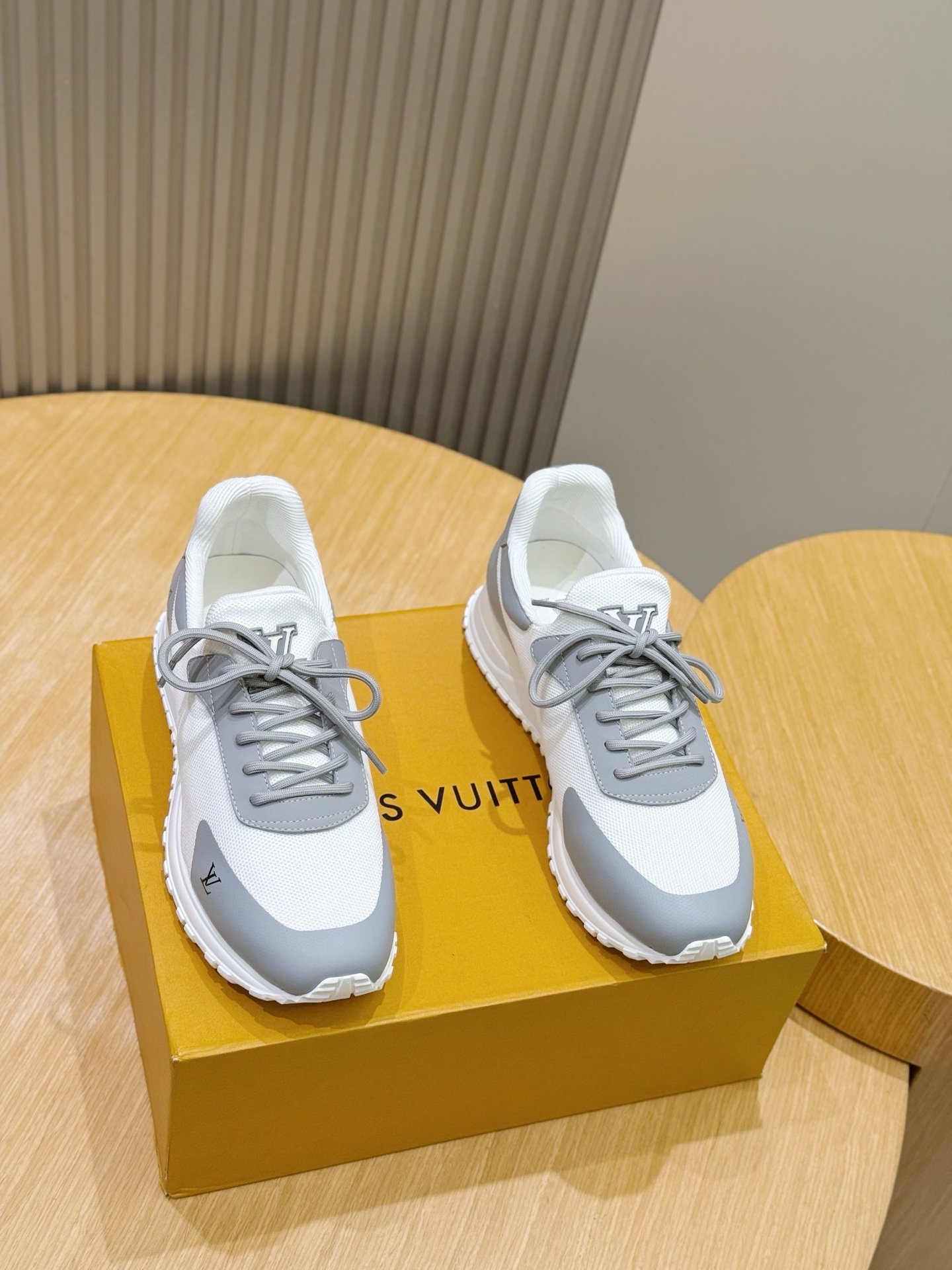 LV