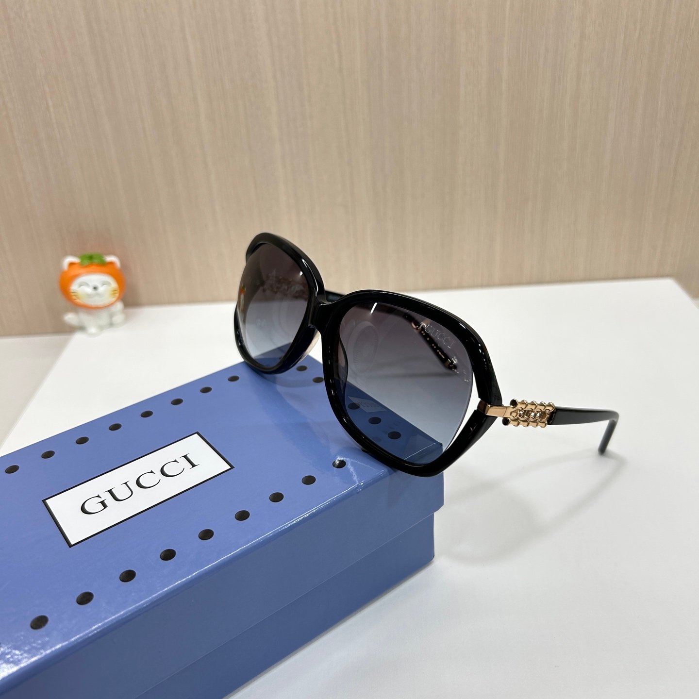 GUCCI