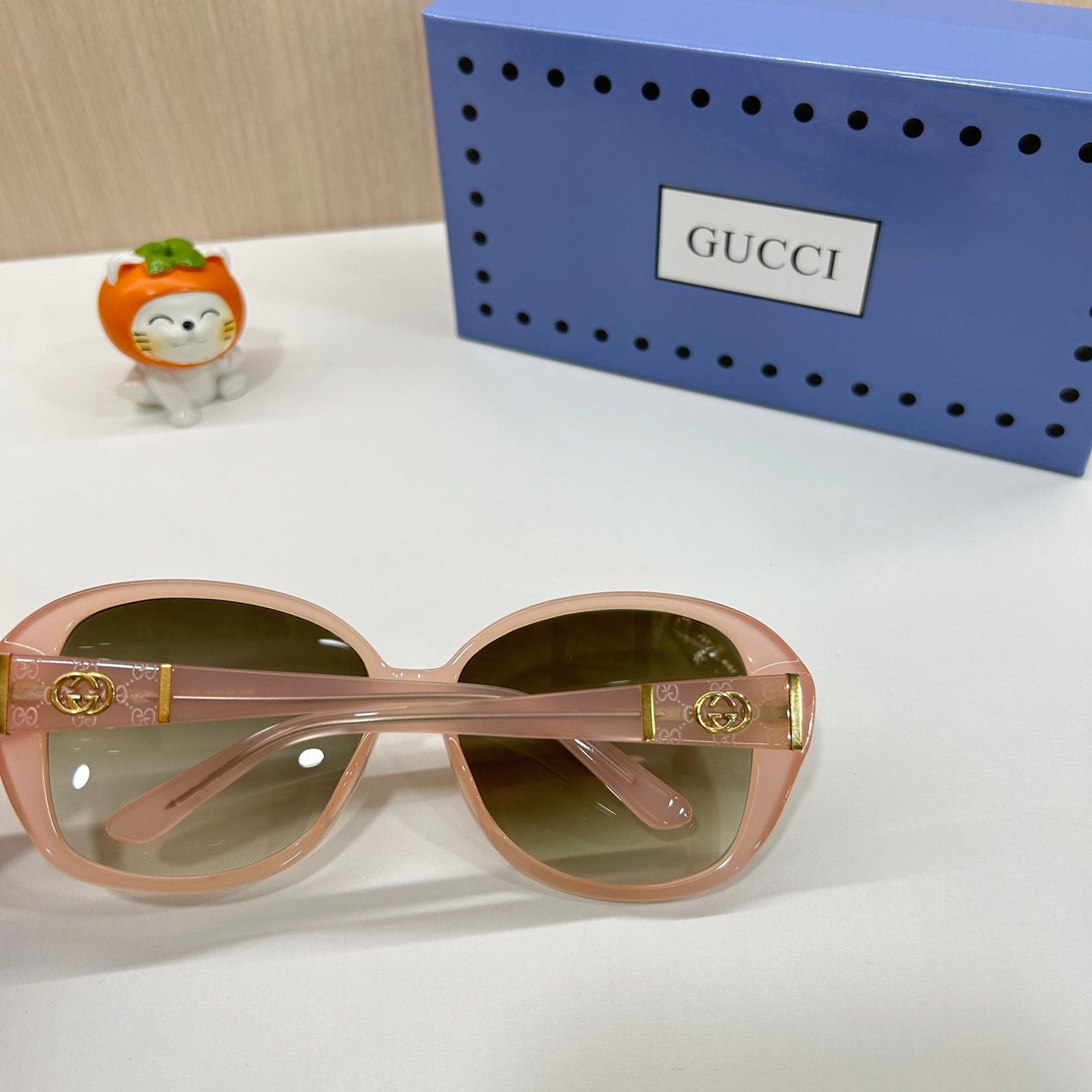 GUCCI