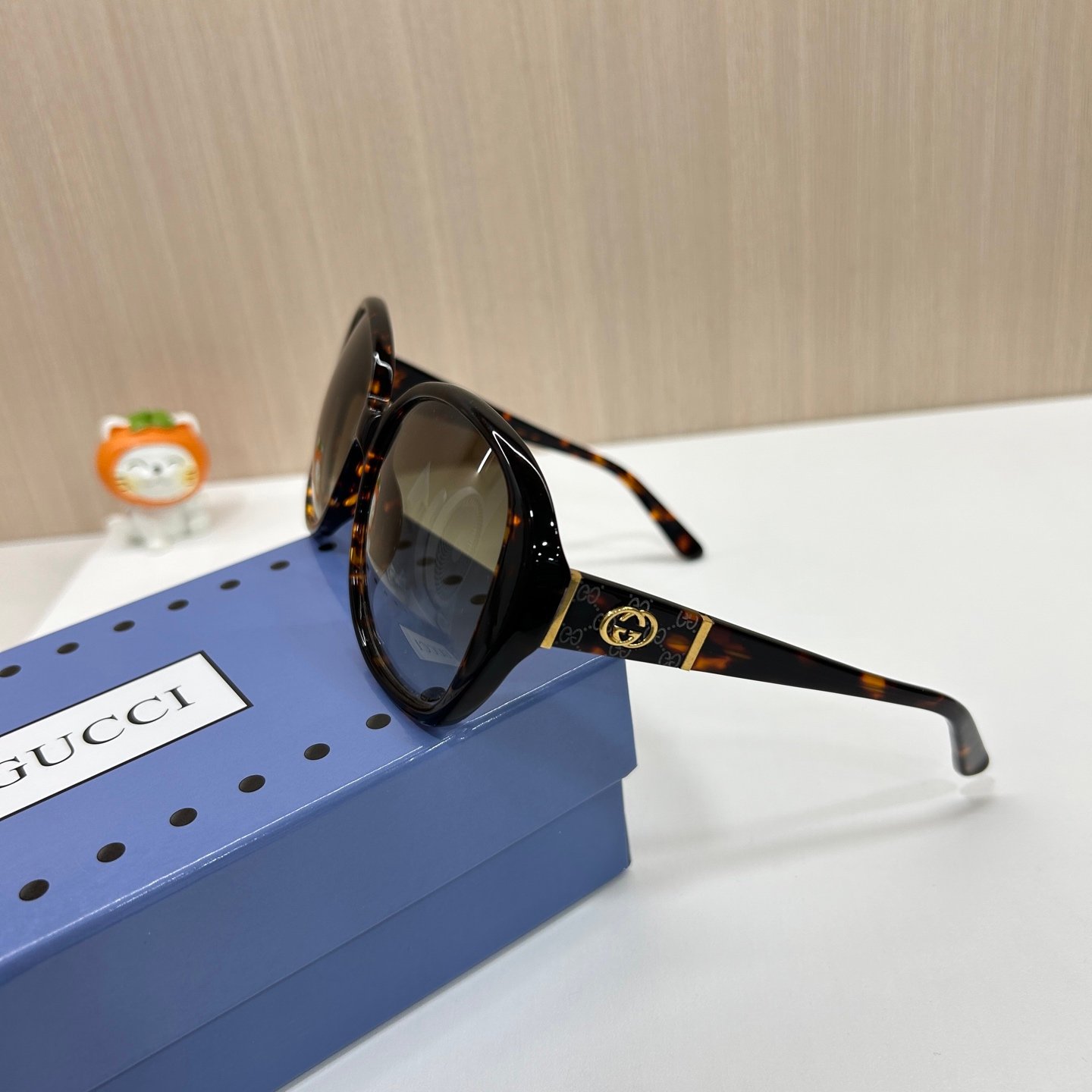 GUCCI