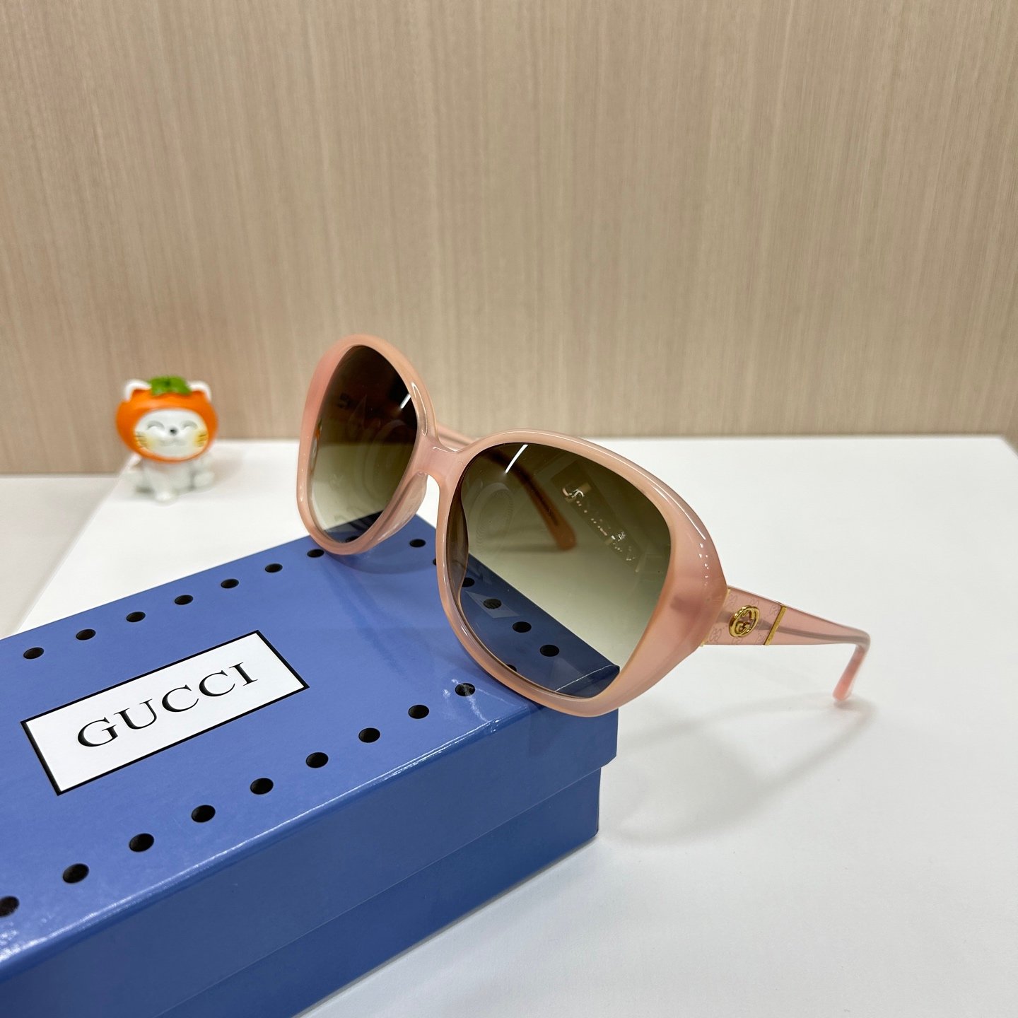 GUCCI