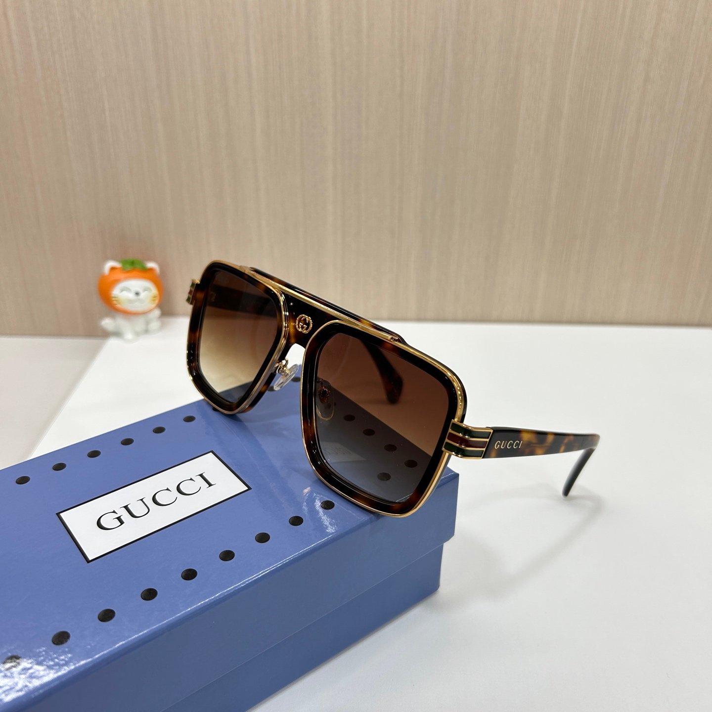 GUCCI
