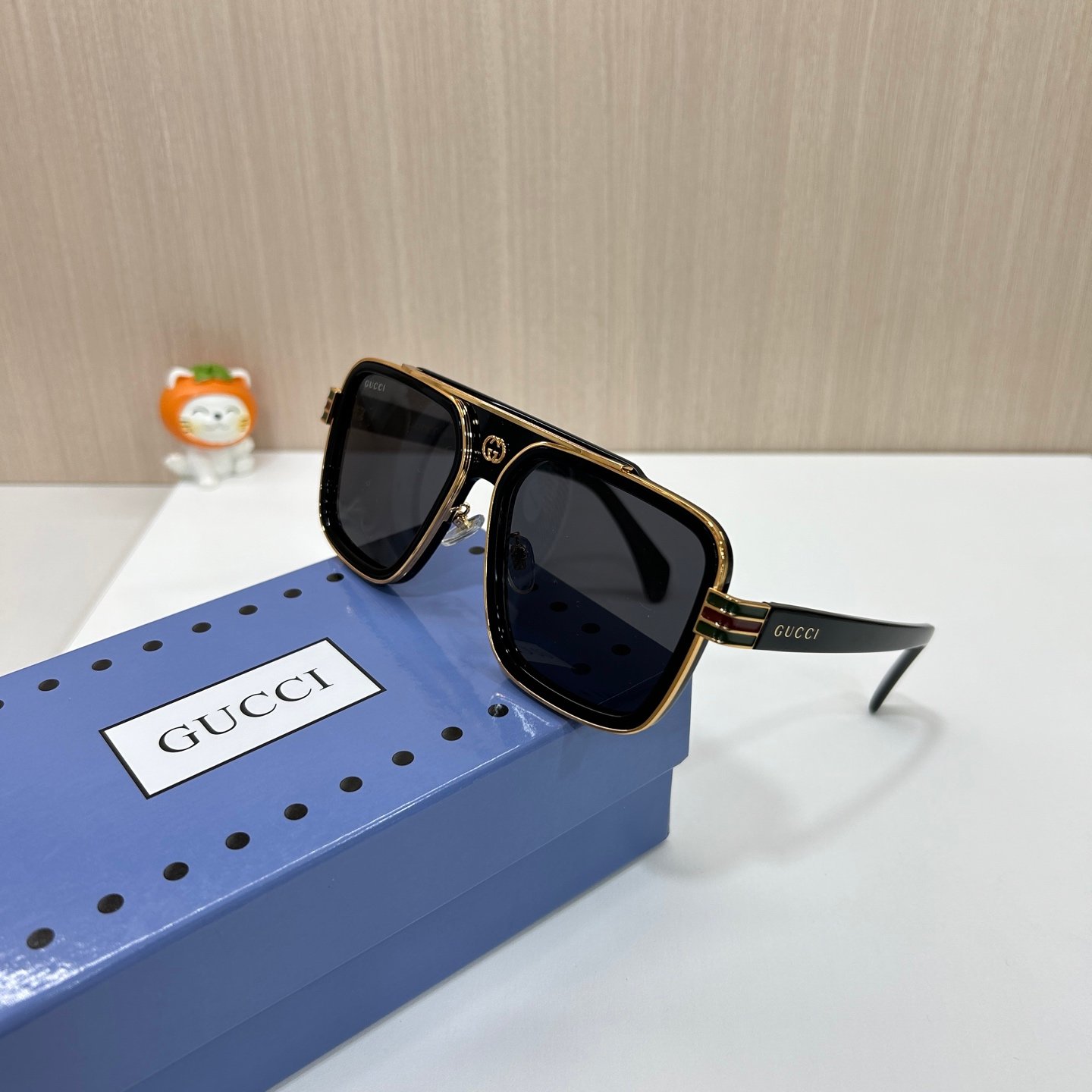 GUCCI