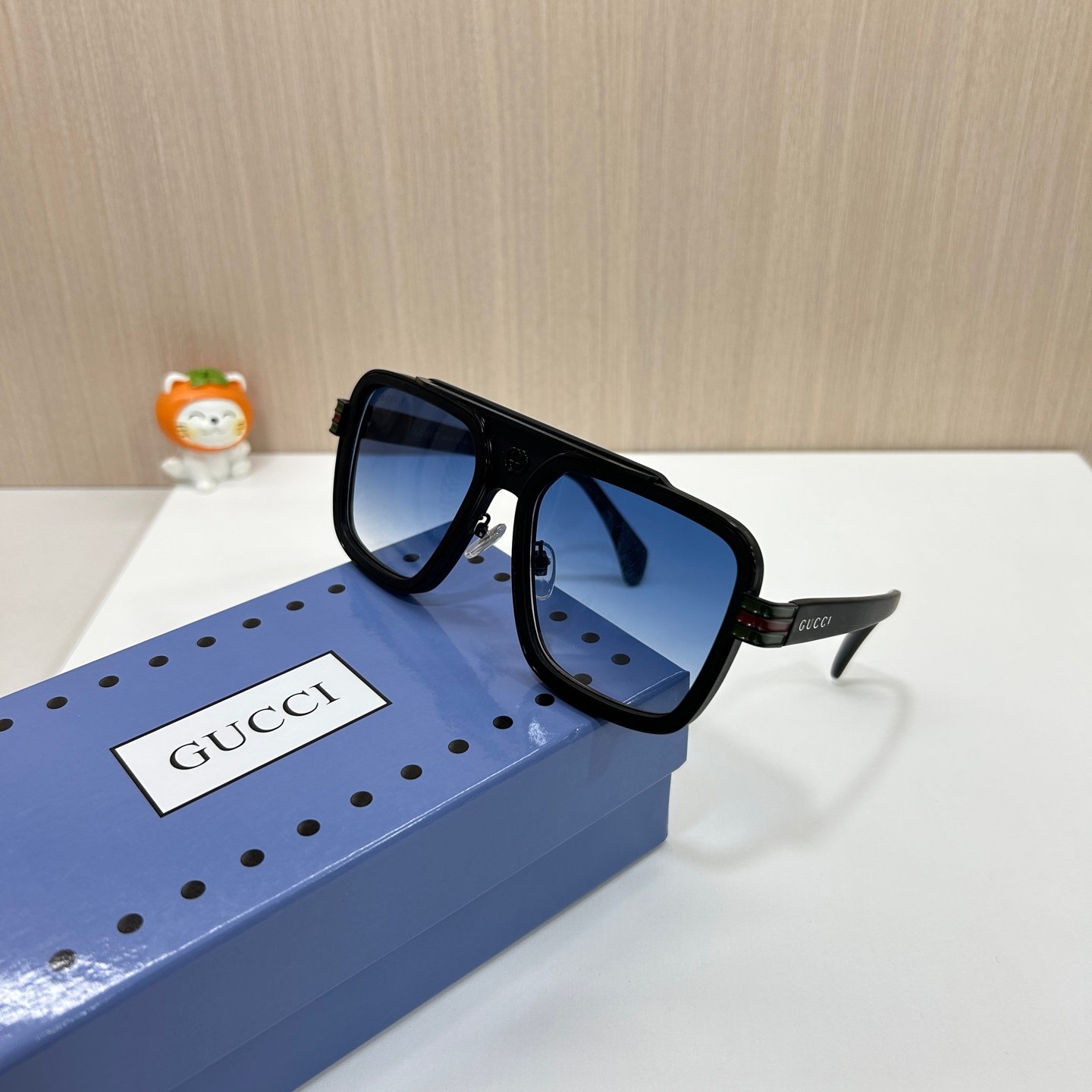 GUCCI