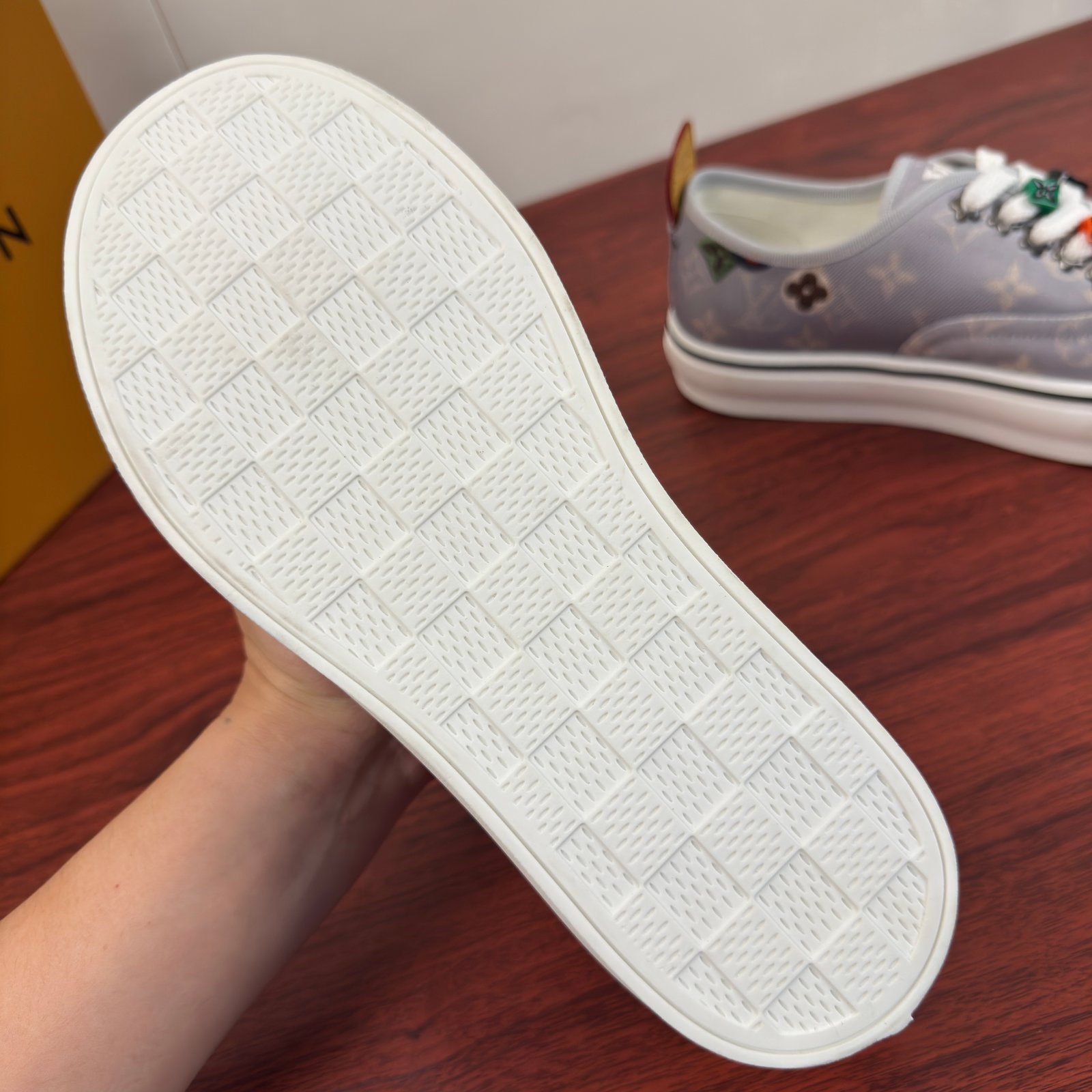 LV