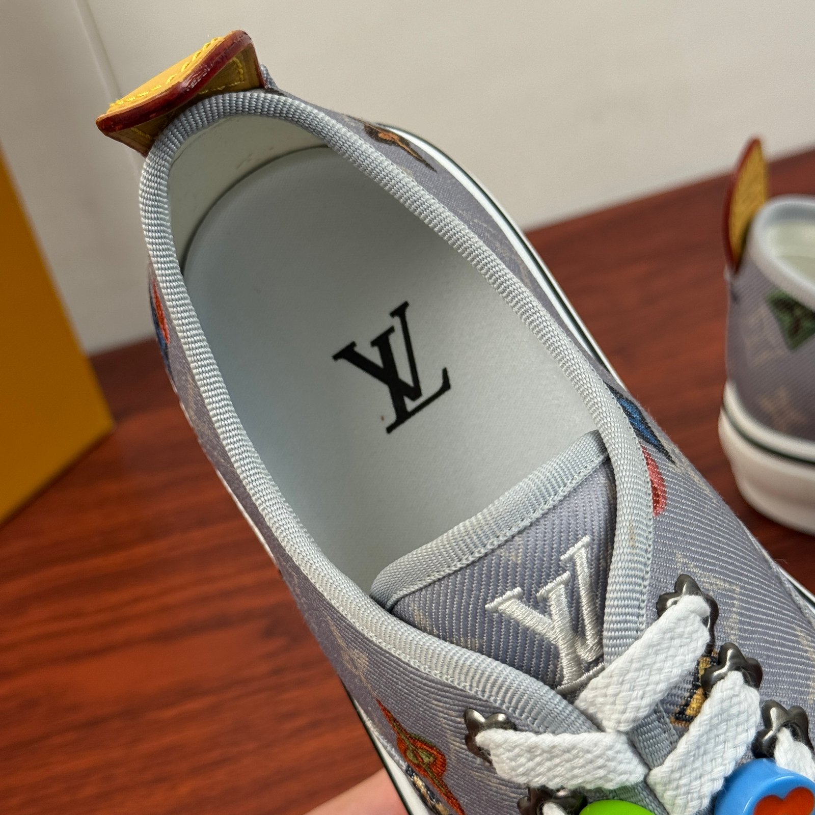 LV