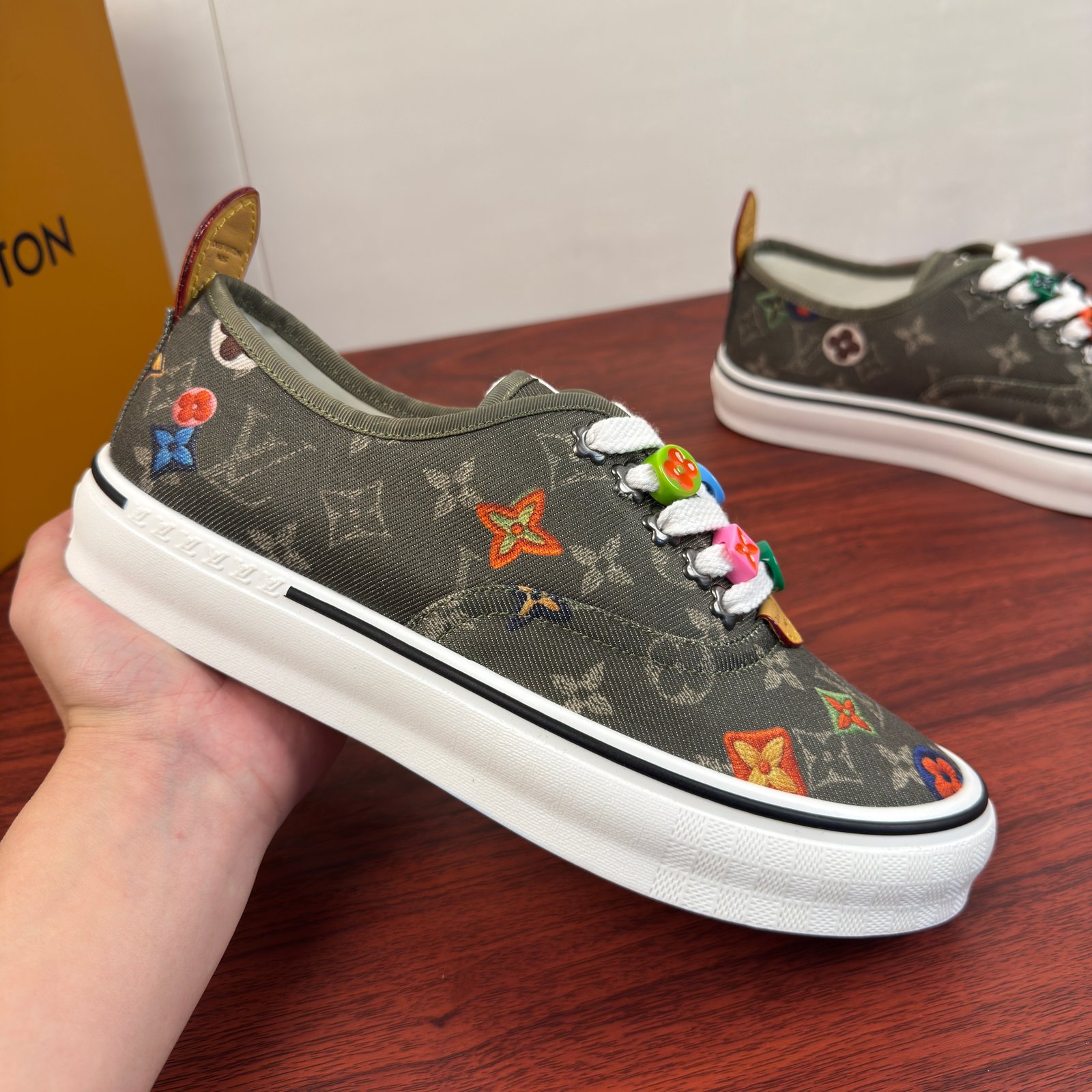 LV