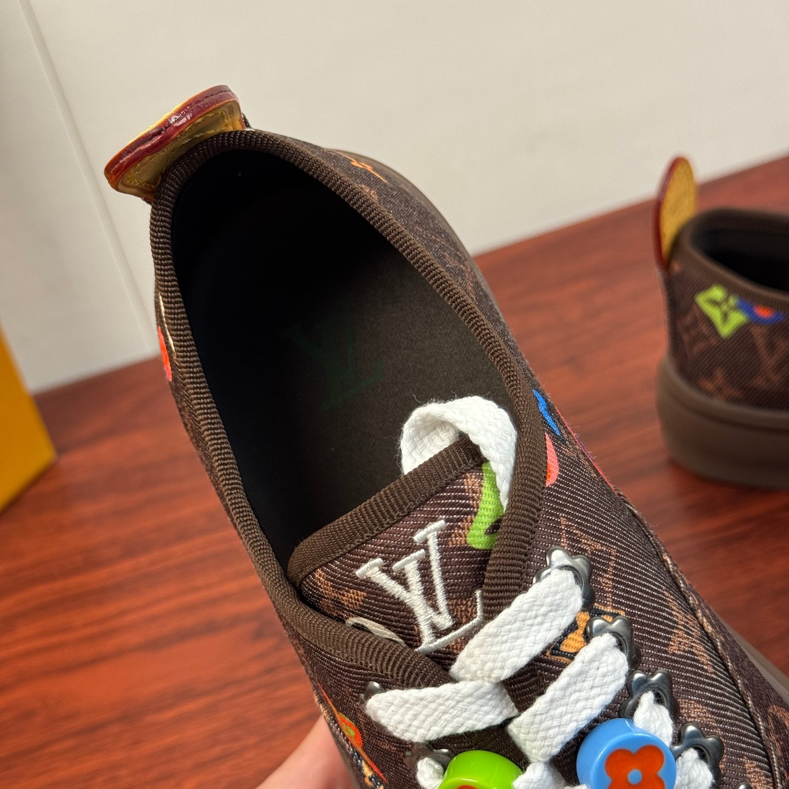 LV